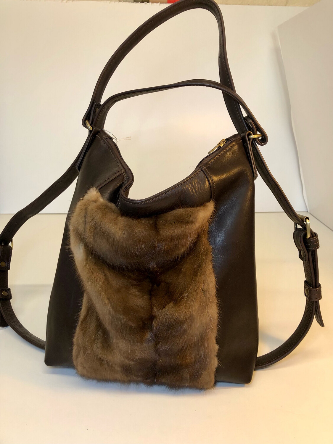 Sac à dos Sab en cuir marron glacé avec fourrure upcyclée