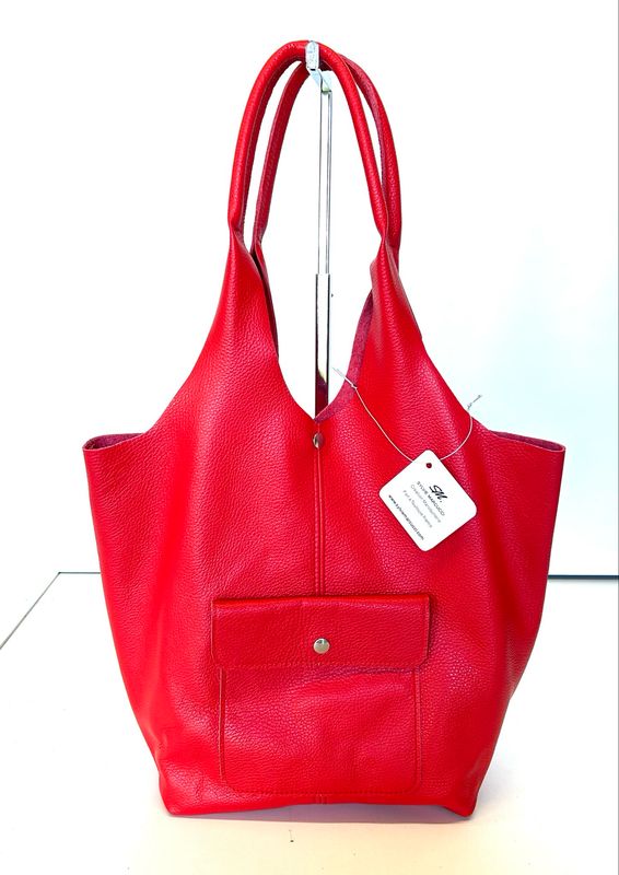 Tode cuir grainé souple coloris rouge pochette amovible fait à Toulouse