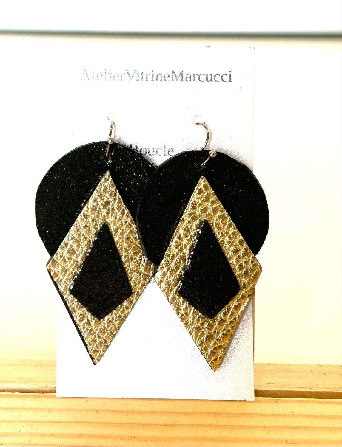 Boucles d’oreilles Femina en cuir doré et anthracite