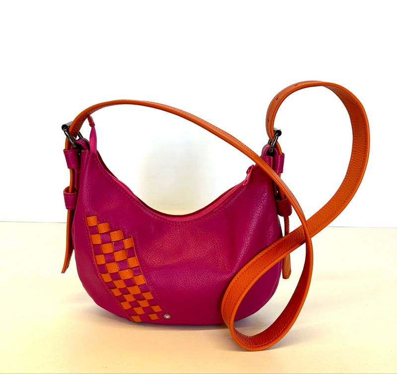 Sunny cuir grainé fushia motif tressé orange lanière réglable pièce unique faite à Toulouse