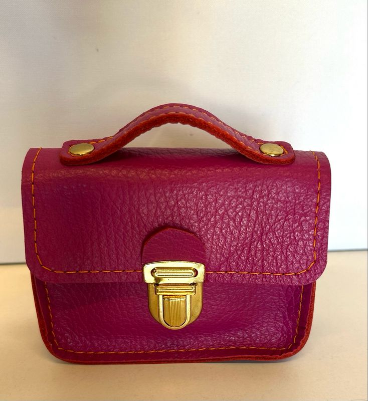 Cartou le mini accessoire vintage en cuir grainé Bordeaux fait à Toulouse