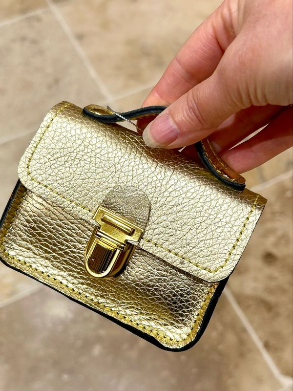 Cartou, mini accessoire en cuir doré fait à Toulouse