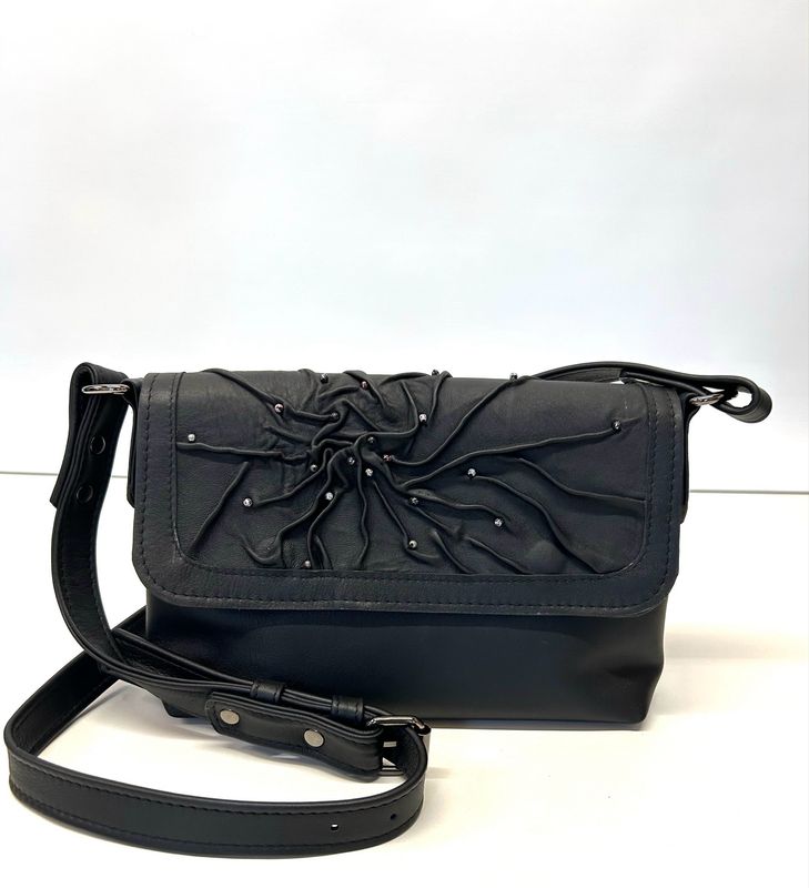Sac cuir effet femme coloris noir pièce unique fabriqué à Toulouse
