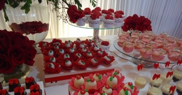 Mesa para festas doces finos