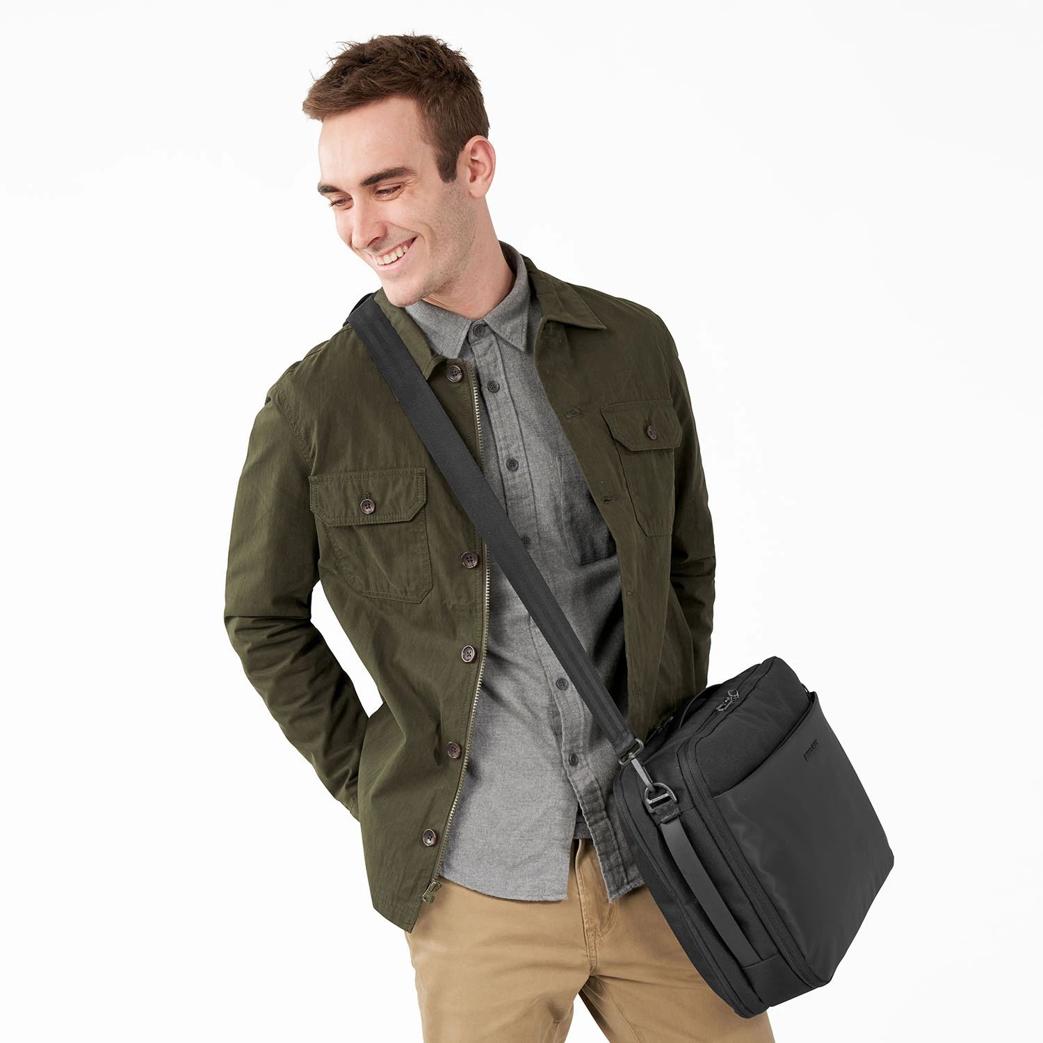 DELVE CONVERTIBLE BRIEF/BACKPACK (DV135-4)