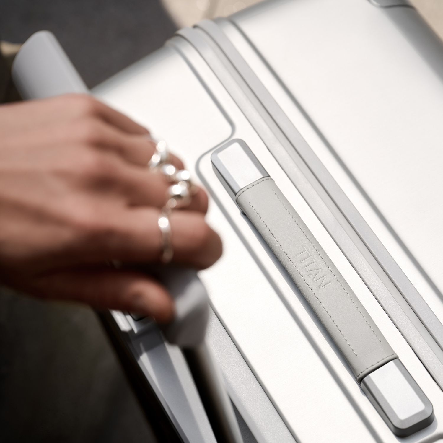 ETERNITY ALUMINUM 4-WHEEL TROLLEY MEDIUM+ (399994556) SILVER