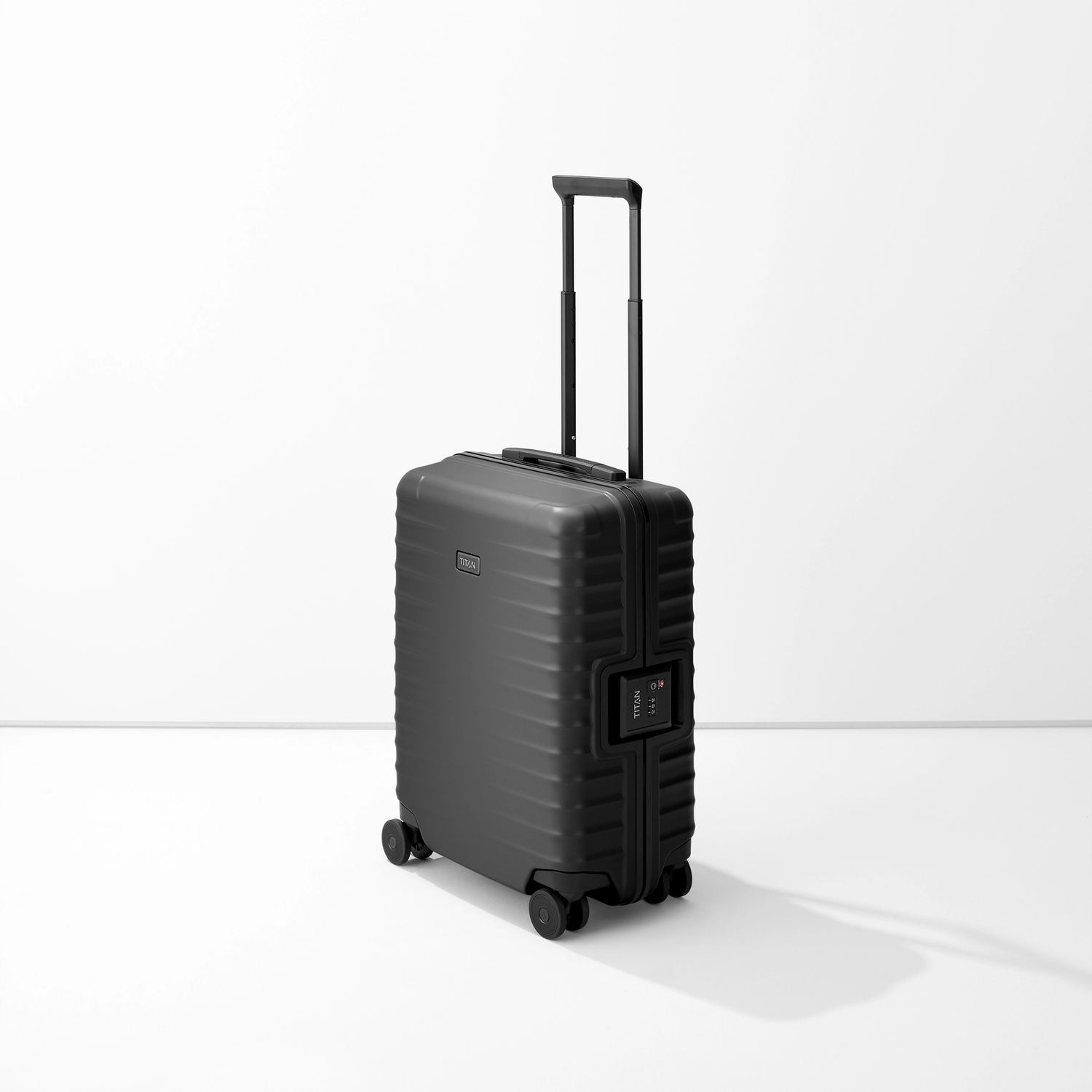 OVERSEAS 4-WHEEL TROLLEY SPINNER CARRY-ON S23 (3000147), Color: 01 NIGHTSHADE BLACK