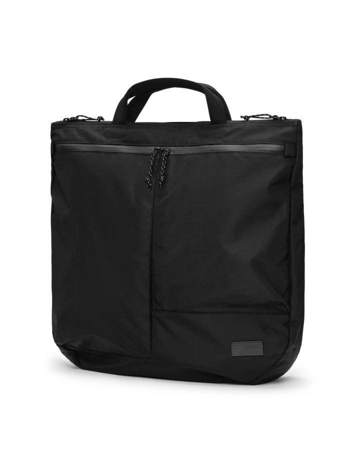 UTILITY TOTE 32L BLACK OUT (5000500004901)