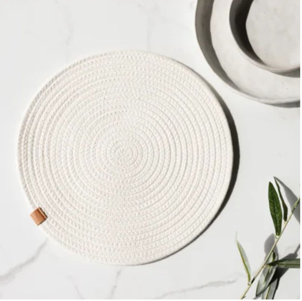 13&quot; Ivory Round Placemat