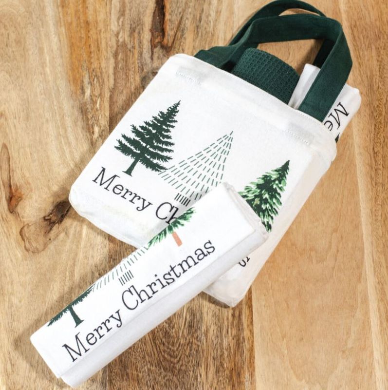 Merry Tree Towel with Bag