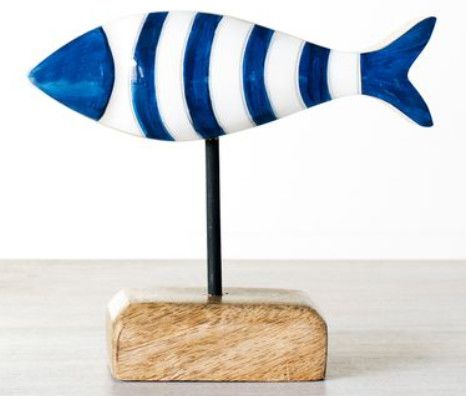 7&quot; Fish on Stand