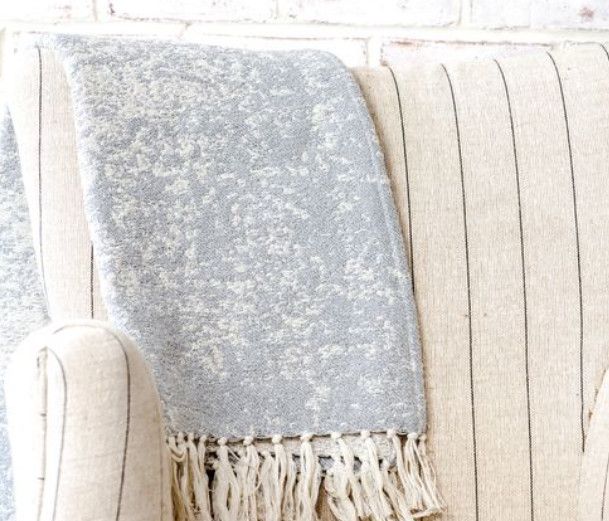 Light Grey Pattern Throw (50x60)