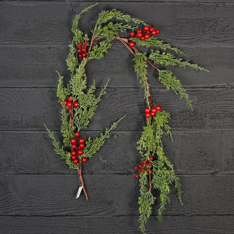 4&#39; Cedar Pine with Red Berries