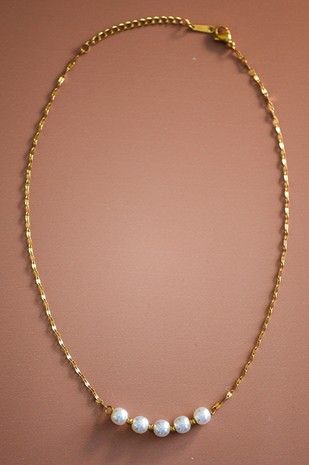 18K Gold Dainty Pearl Necklace