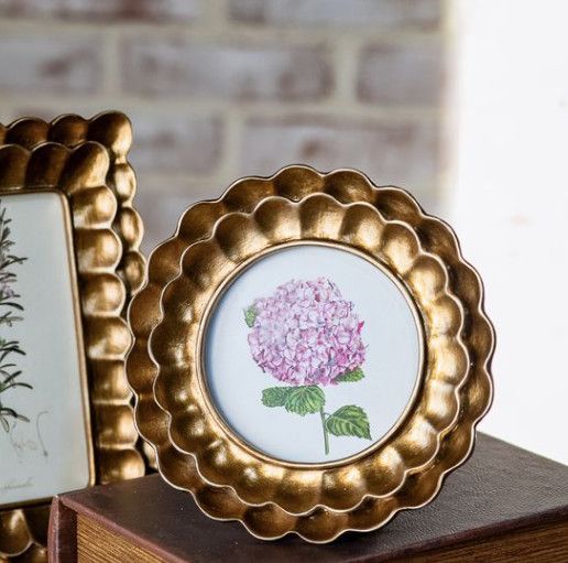 4x4 Round Bronze Scallop Frame