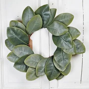 16" Williamsburg Magnolia Wreath