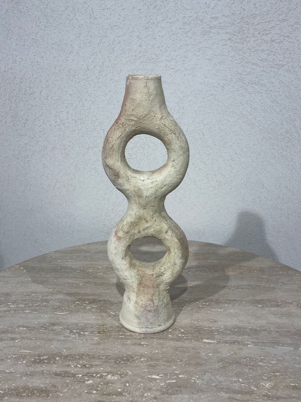 Sculpturale abstrace vaas chalk white