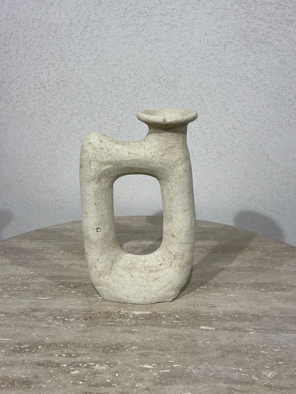 Sculpturale abstracte vaas chalk white