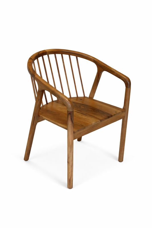 Design stoel in walnotenhout