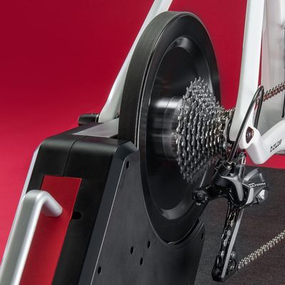 Minoura KAGURA LSD9200 Direct Drive, Smart Trainer,