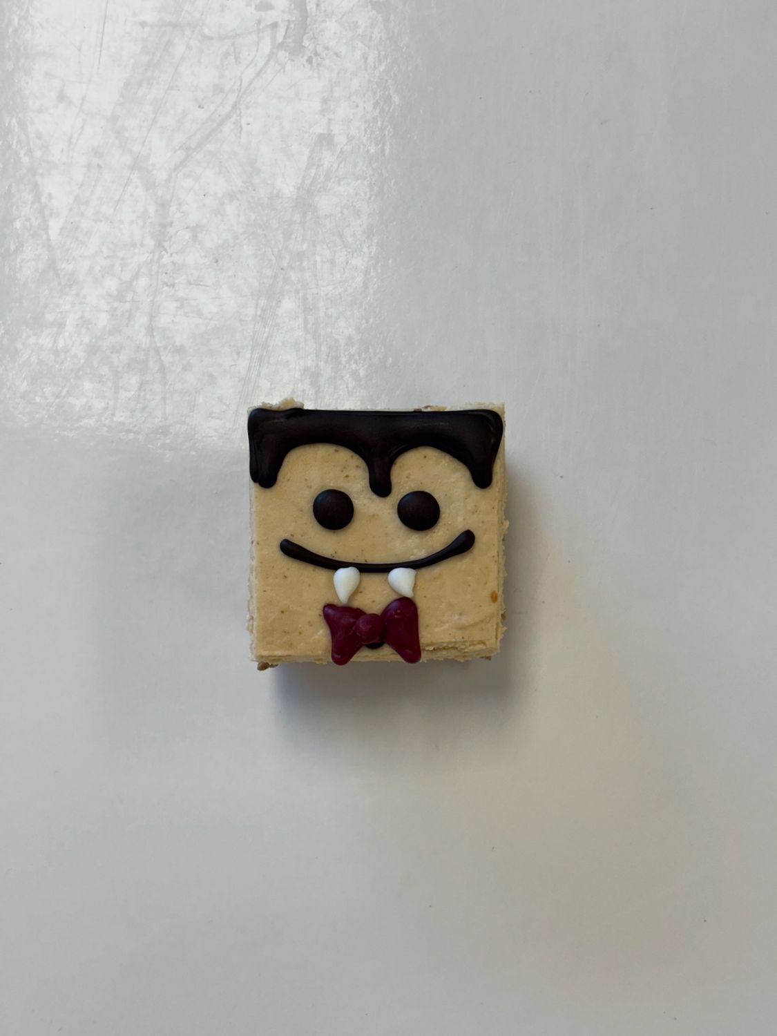 Nutty Paw Cake, Theme: Count Barkula
