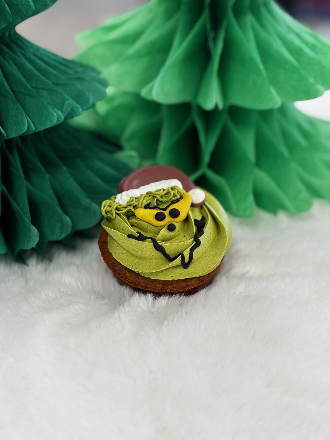 Holiday Grump Large Cupcake
