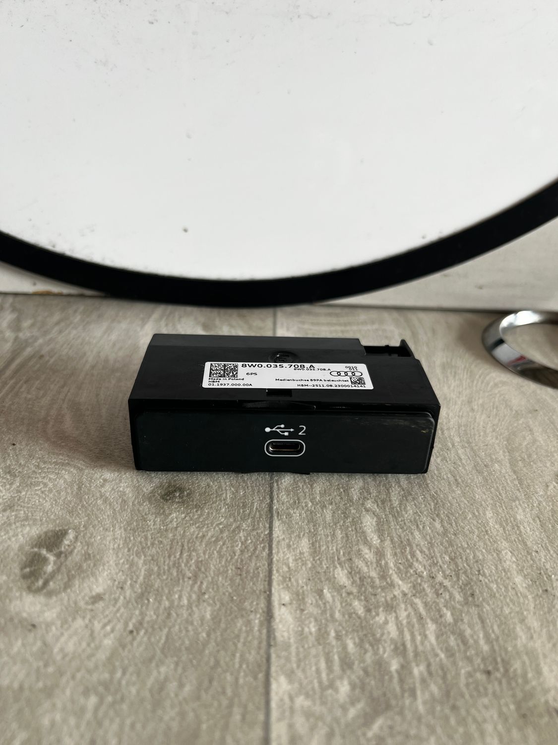 AUDI A4 B9 GNIAZDO PORT USB 8W0035708A