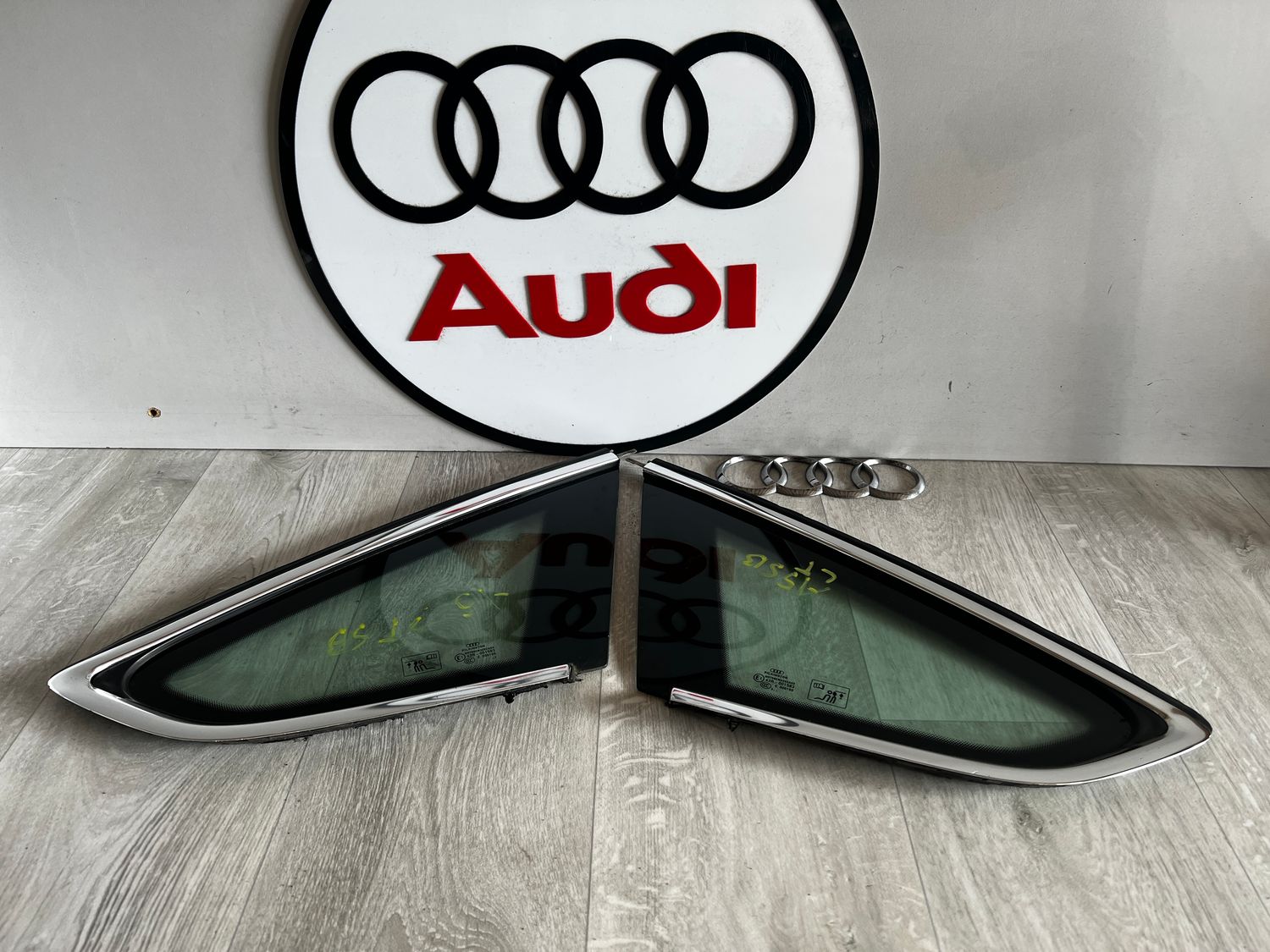 AUDI A5 8T SPORTBACK SZYBA PRAWA LEWA KAROSERYJNA 8T8845300B 8T8845299B 13R