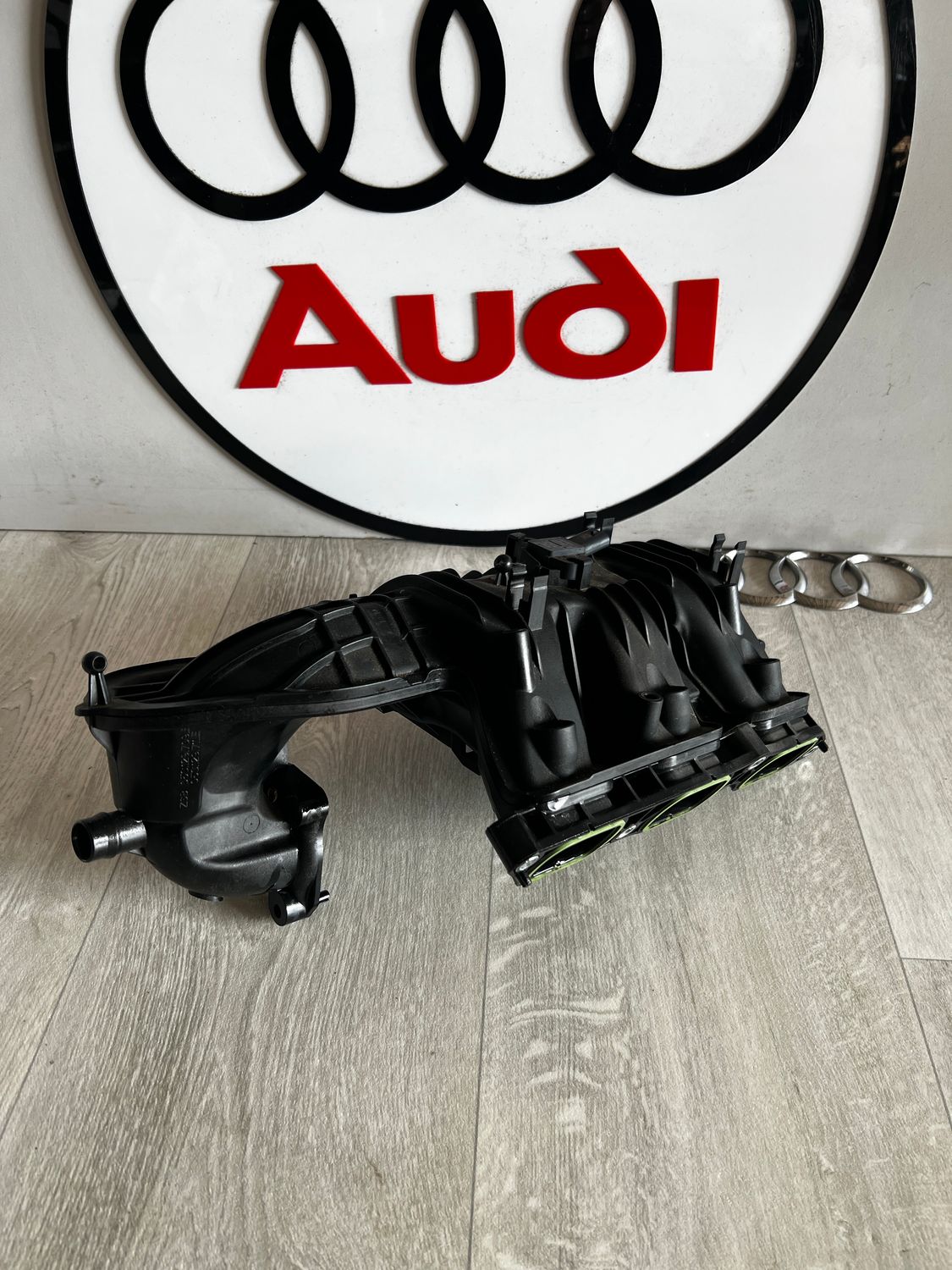 KOLEKTOR SSĄCY Arona A3 8Y T-Cross 1.0 TSI 05C129709E 05C129711E