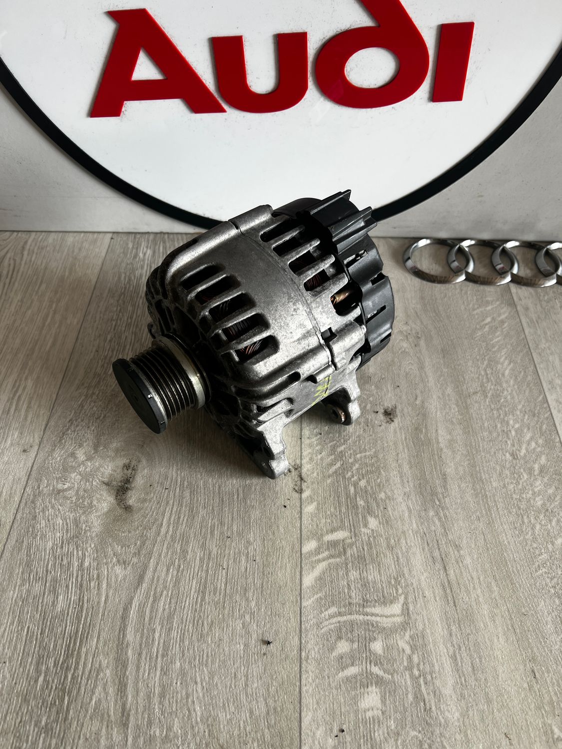 ALTERNATOR AUDI SKODA VW T6 CRAFTER AMAROK CADDY 2.0TDI 04L903024 BOSCH