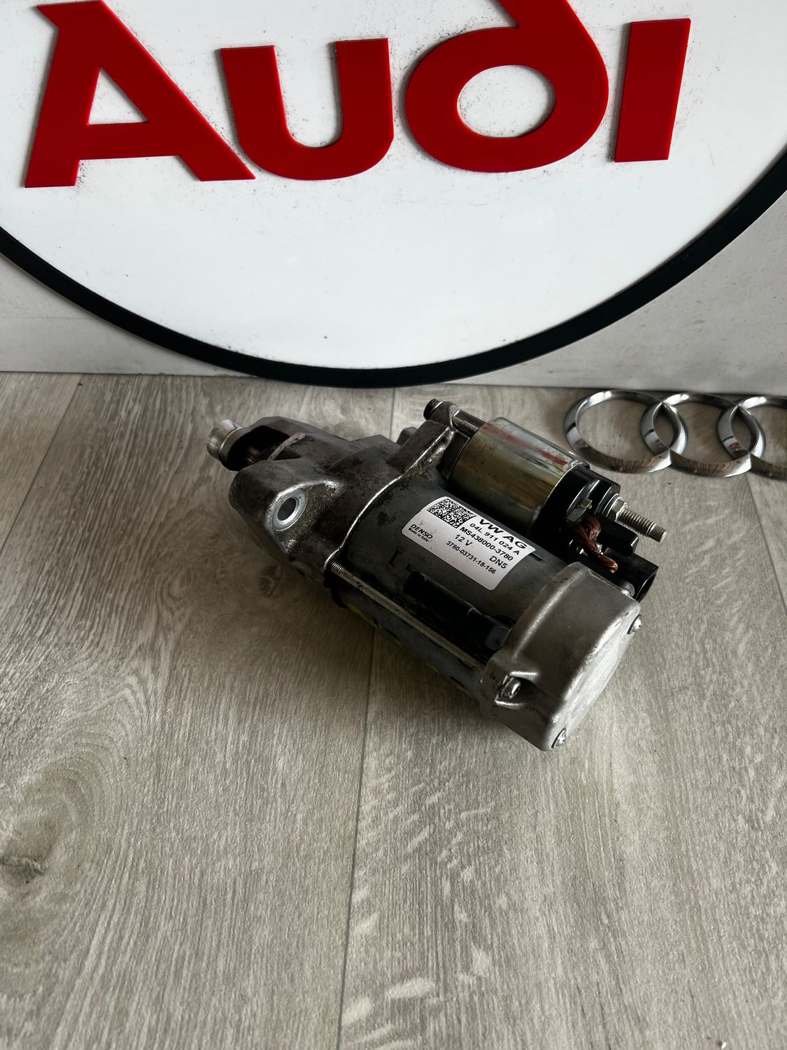 Rozrusznik Audi A4 8W A5 8W6 A6 4G 04L911024A