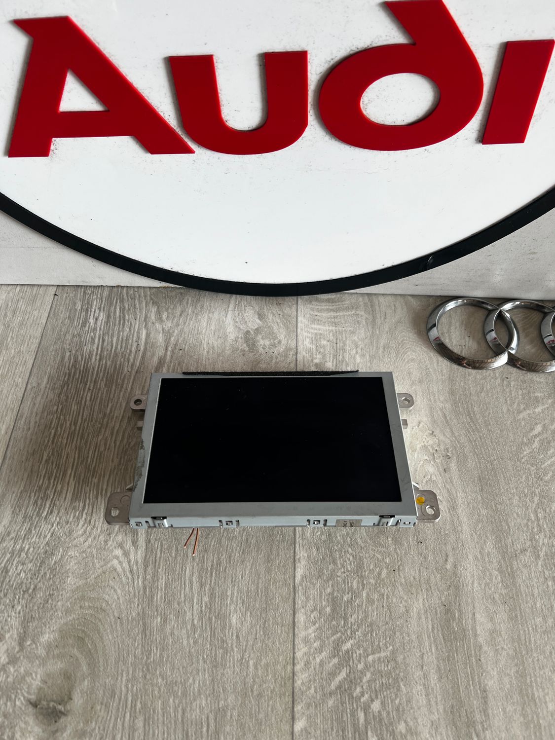 ​Wyświetlacz MMI 3G Audi Q5 Lift 8R0919604A