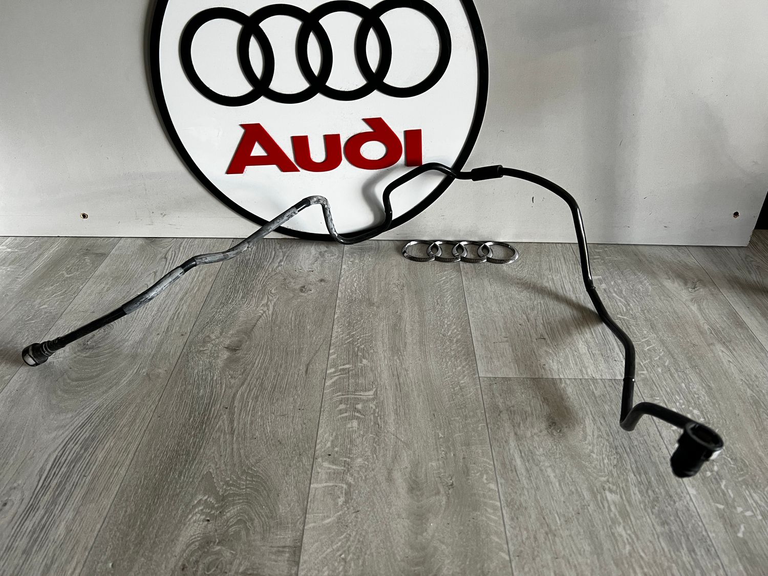 Przewód Wąż Odpowietrzający AUDI A4 B9 8W0201991AC
