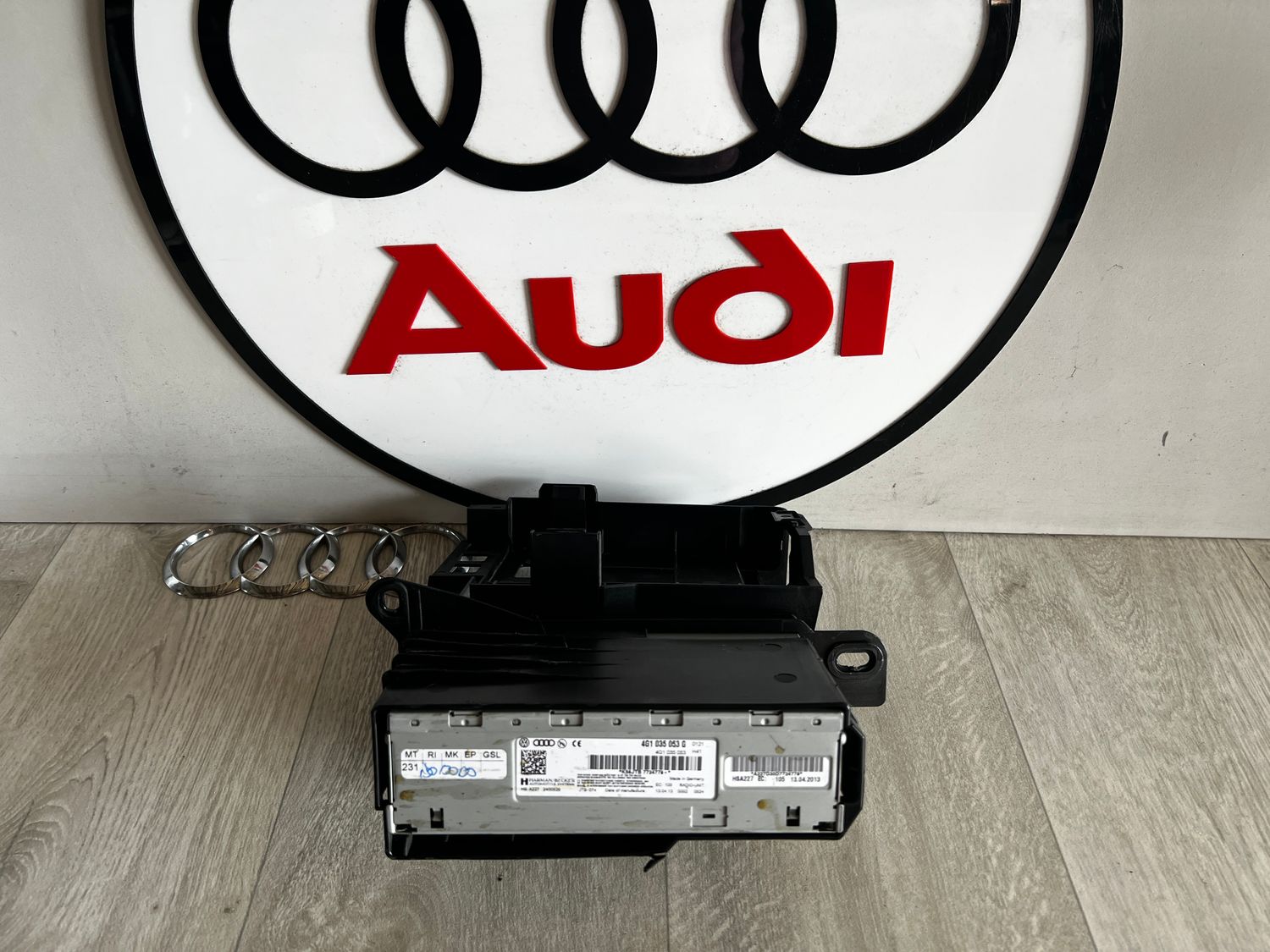 TUNER RADIOWY MODUŁ RADIA AUDI A4 B8 A5 A6 C7 Q5 Q7 A8 GPS MMI 4G1035053G