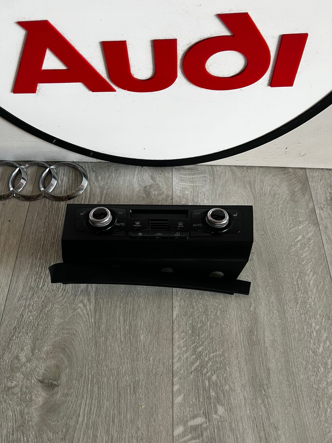 AUDI A4 B8 LIFT PANEL NAWIEWU I KLIMATYZACJI 8K1820043AJ