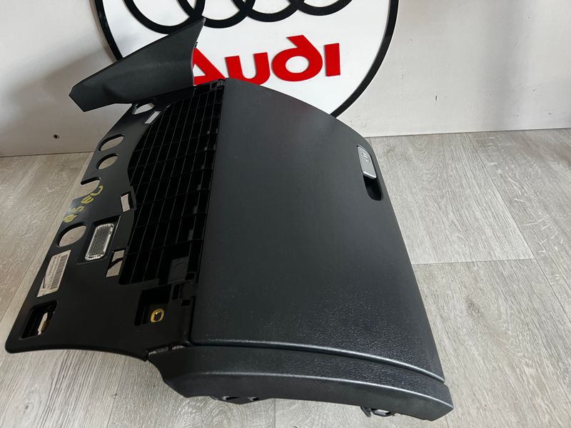 Schowek pasażera 8R1857035D AUDI Q5