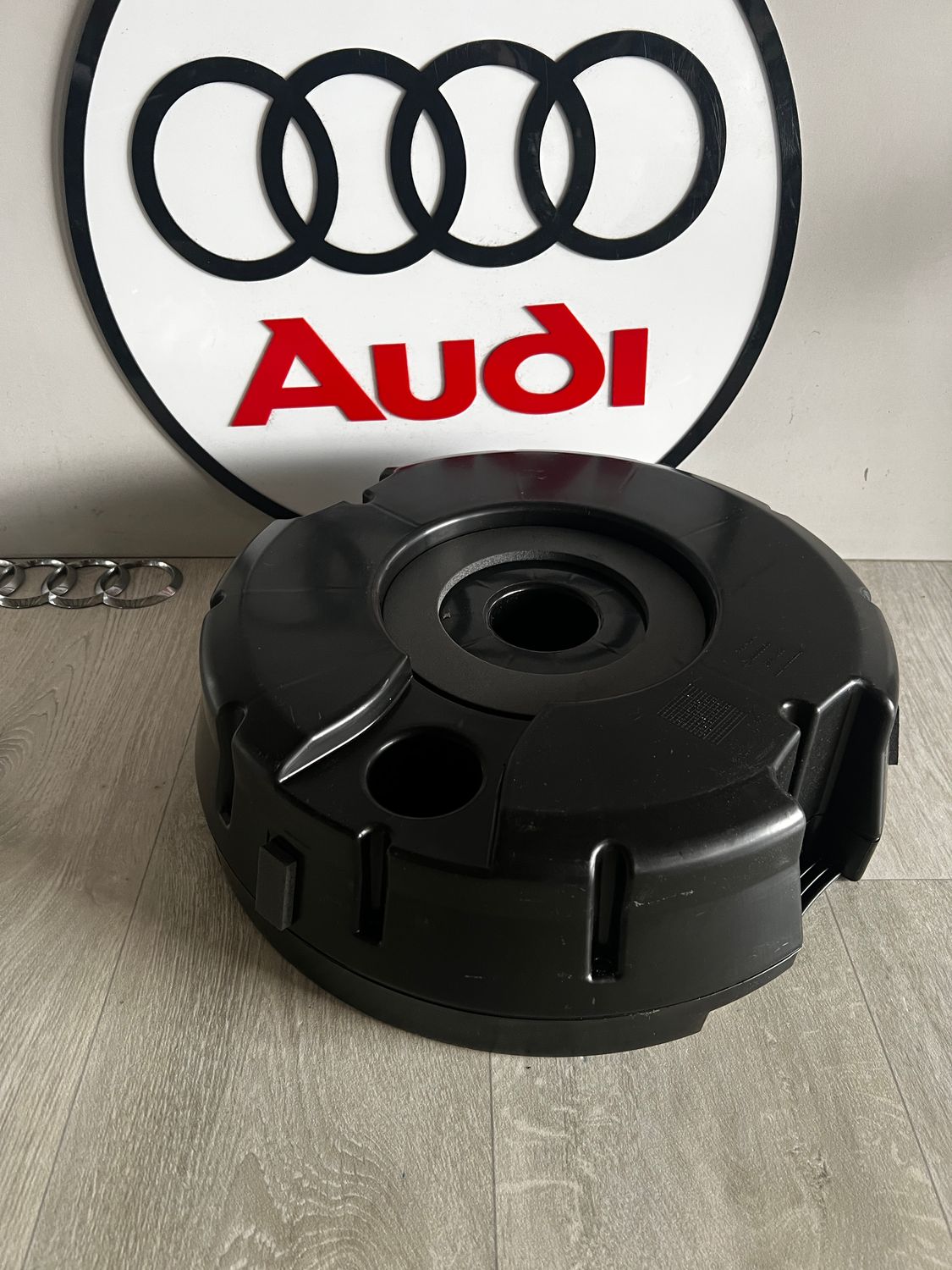 AUDI Q5 8R GŁOŚNIK SUBWOOFER BASOWY TUBA 8R0035382