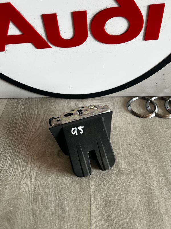 VW AUDI OE ZAMEK KLAPY BAGAŻNIKA TYŁ TYLNY 8R0827505A