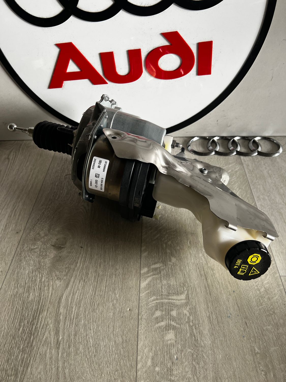 AUDI VW GOLF 8 VIII OCTAVIA IV LEON IV POMPA HAMULCOWA SERWO 5WC614105BB