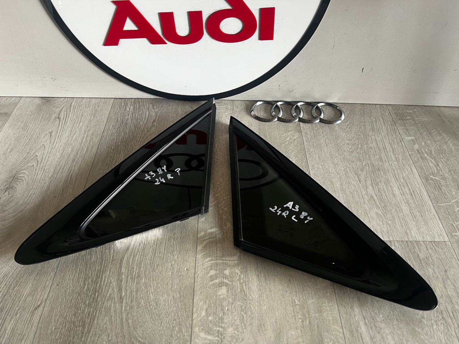 AUDI A3 8Y5845297L 8Y5845298L Szyba Karoseryjna Tylna PRAWA Lewa ROK 2024 ORYGINAŁ