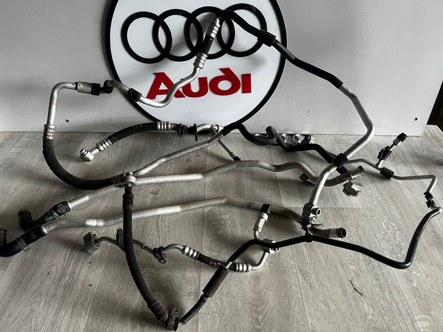 Przewód klimatyzacji AUDI Q7 4L 06-15r VW TOUAREG I LIFT 3.0 4.2 6.0 7L6820750AG