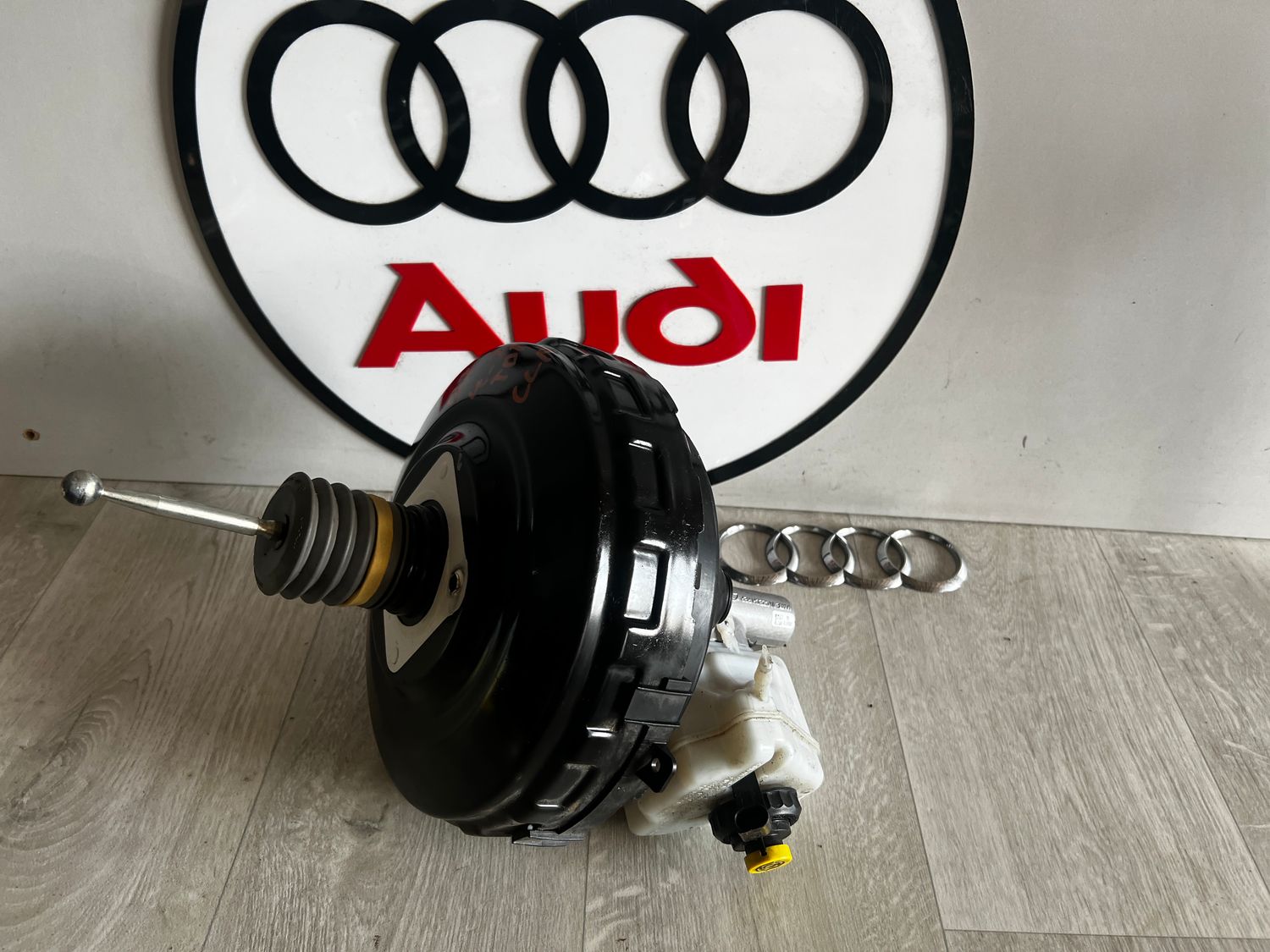 AUDI Q7 4L 3.0 TDI POMPA SERWO HAMULCOWE ORYGINAŁ 7L8612101T SPRAWNE