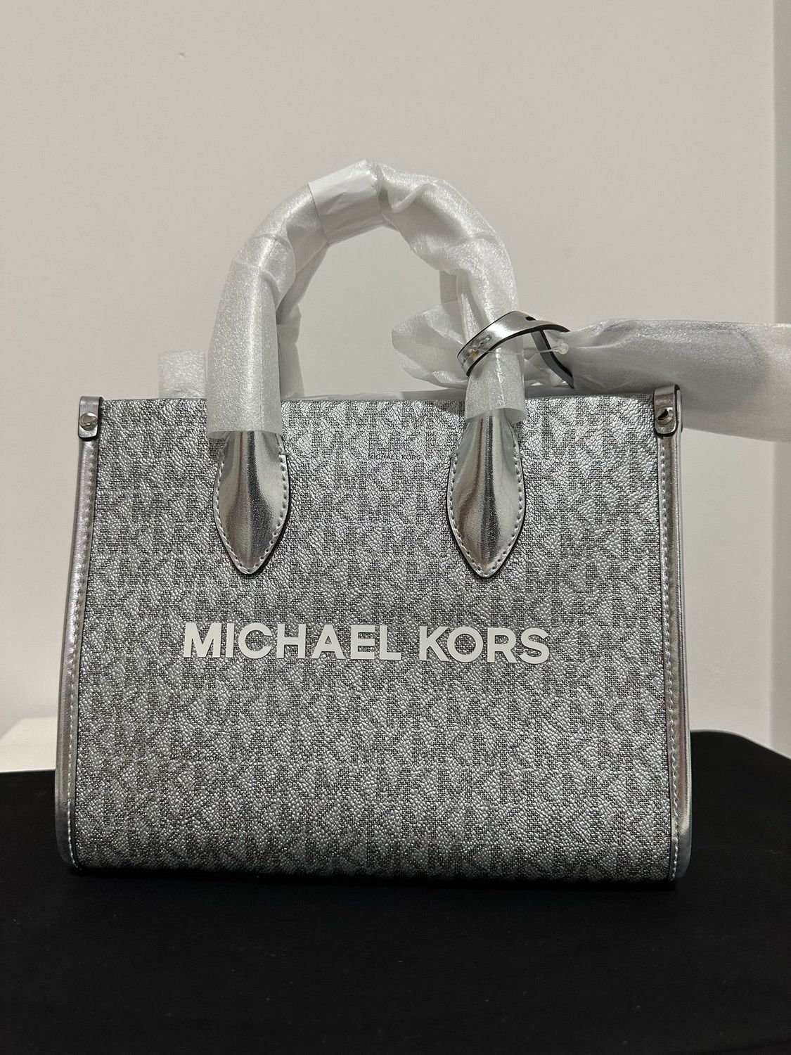 Bolso Michael Kors Mirella Signature Small Top Zip