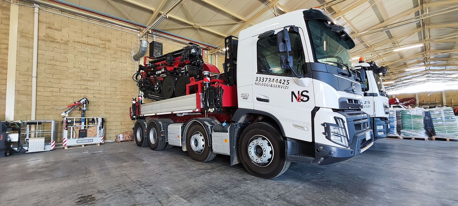 Volvo FMX 460 Con Gru Effer 1855 L8S + JIB Xl6S – 50Mt