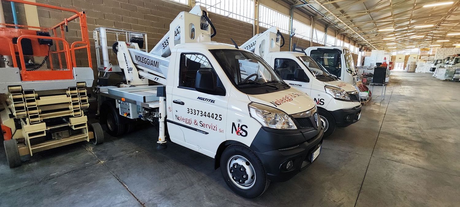 Piaggio Porter Np6 Con Piatt. Multitel MXE 170 – 17Mt