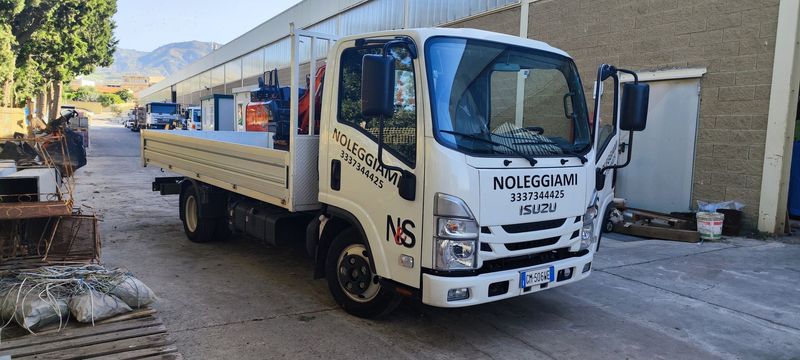 Isuzu M21 Cassone Lungo