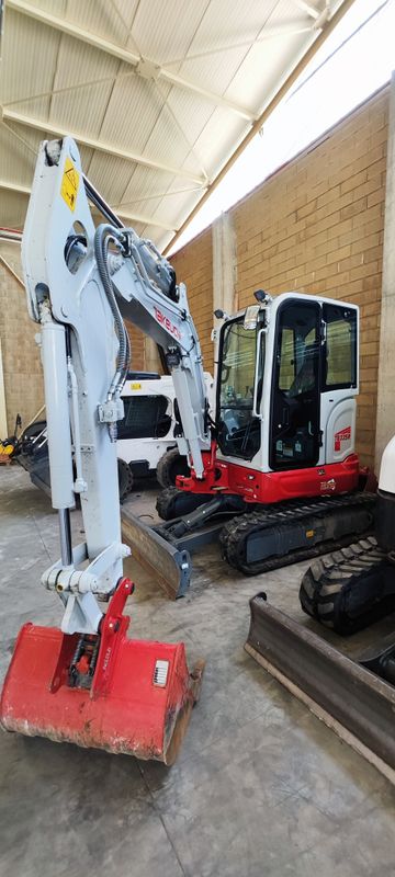 Miniescavatore Takeuchi Tb335 – 38Ql