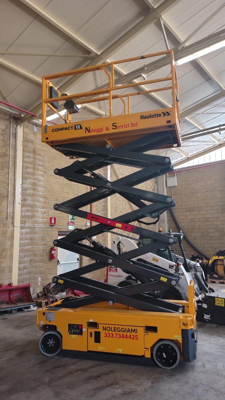 Piattaforma Elettrica a Pantografo Haulotte Compact 12 AE – 12Mt