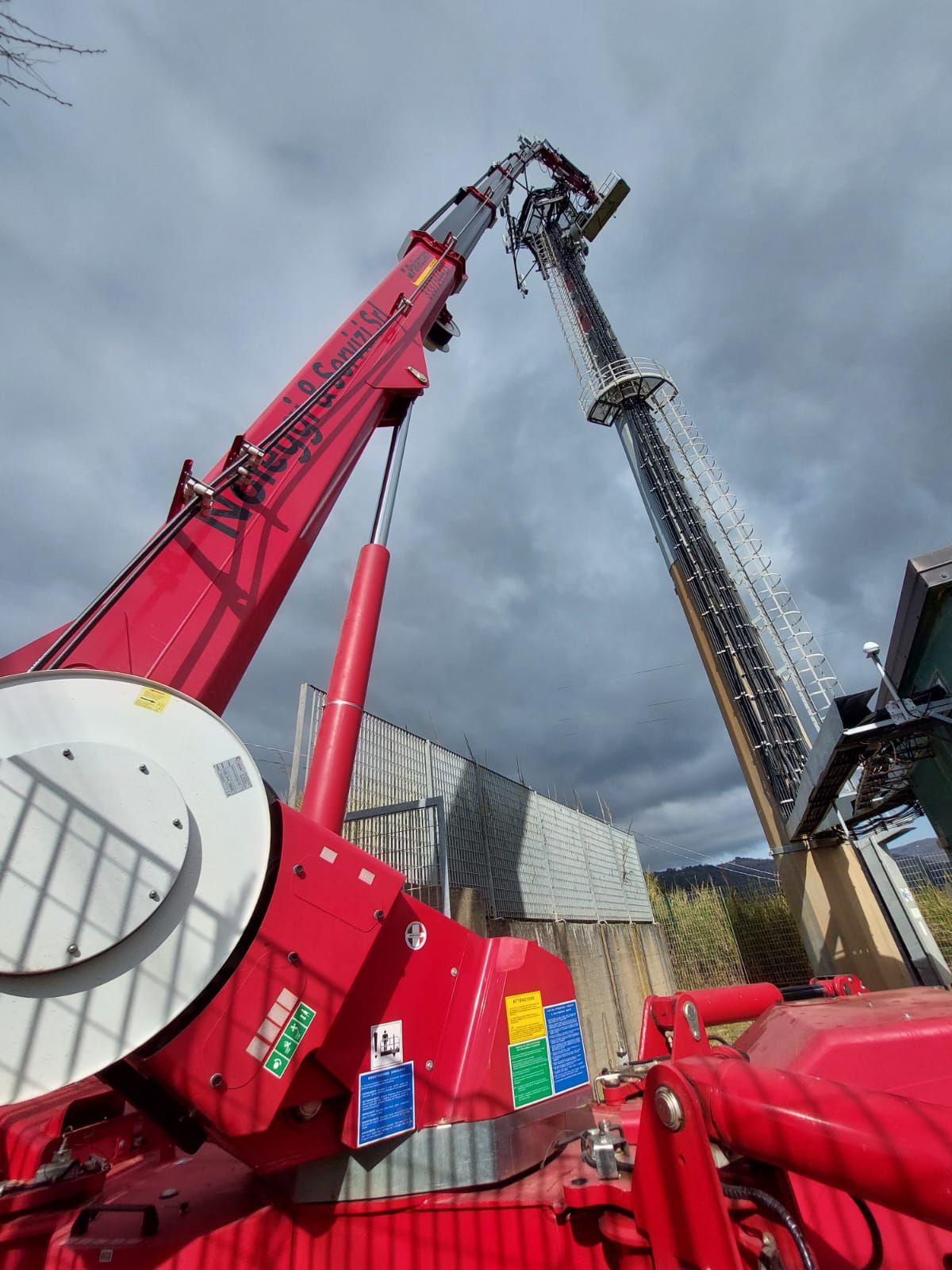 Piattaforma Aerea Tipo Ragno Palazzani XTJ 43+/C Bi-Energy – 43Mt