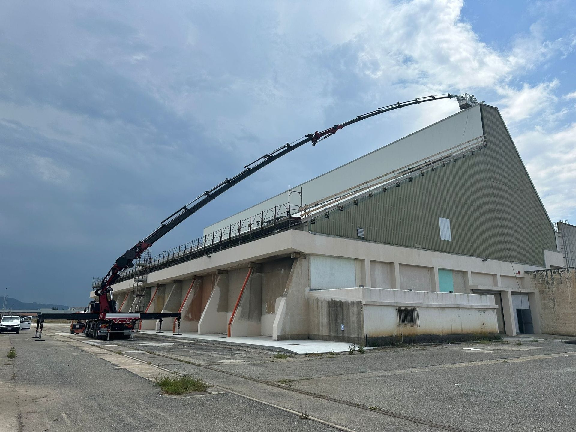 Volvo FMX 460 Con Gru Effer 1855 L8S + JIB Xl6S – 50Mt